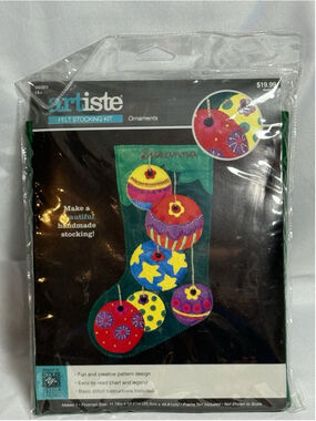 Artiste Felt Christmas stocking Kit of Ornaments  11.78" x 19.6" NEW